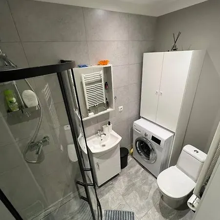 Cozy And Quiet In Apartment *